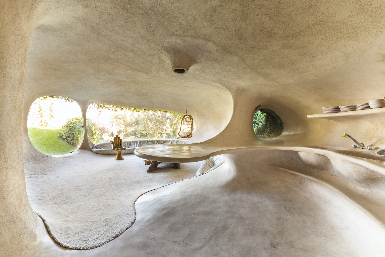 living area in the Javier Senosiain organic house 